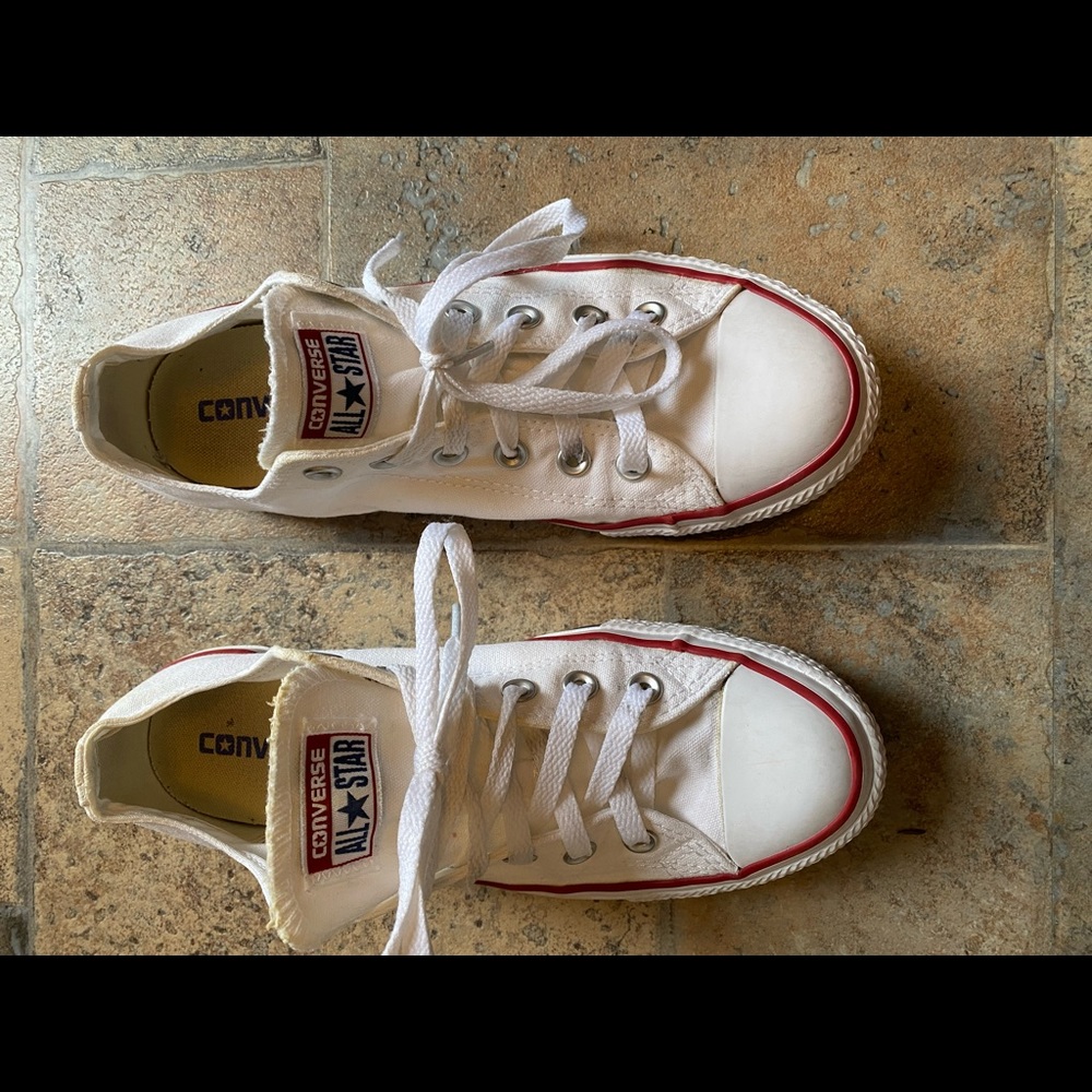 Women’s white low top converse